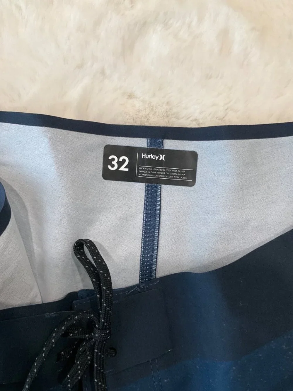 Hurley Phantom size 32 Board Shorts, Blue/Purple Ombre 18